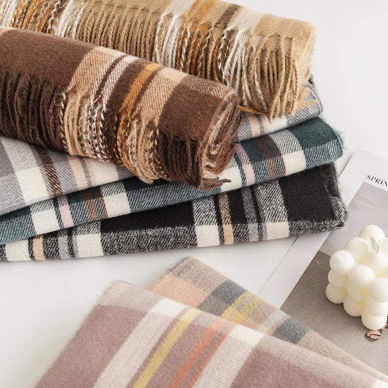Street plaid imitation cashmere scarf Fashion commuter scarf Women's warm neck protection scarf Cold protection shawl