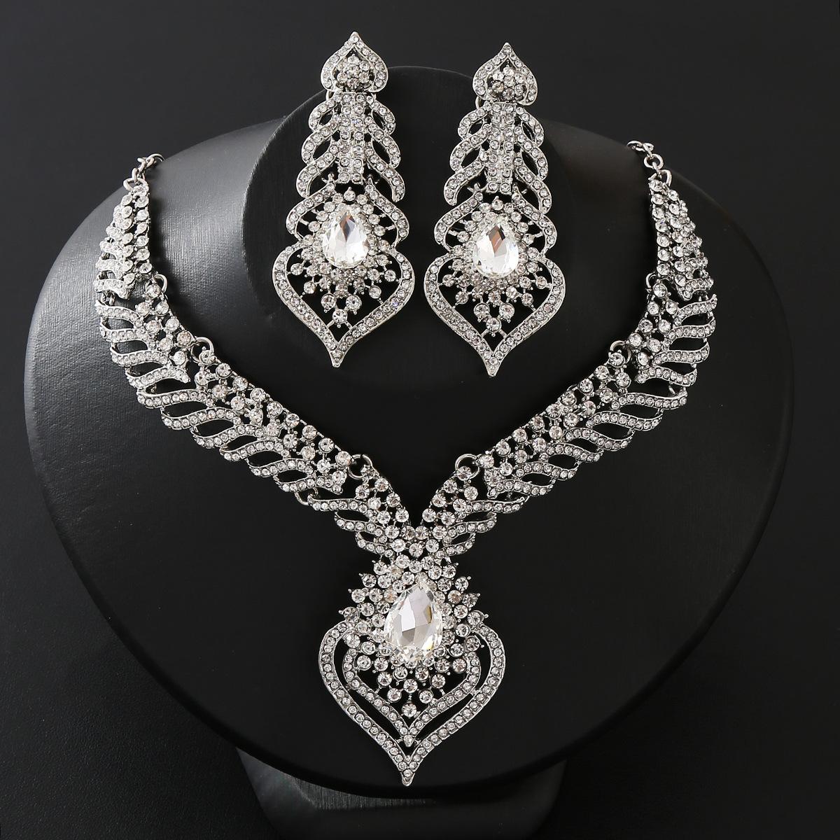 

European and American Exaggerated Retro Full Diamond Bridal Rhinestone Set Necklace Earrings Two-piece Banquet Dress Party Accessories 2026 45CM