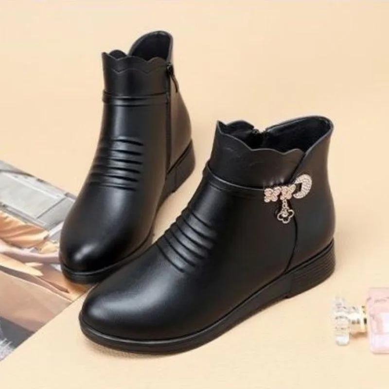 Módní kožené dámské boty 2024 zima silně vlnou podšité pravá kůže dámské sněhule velká velikost dámská zimní obuv