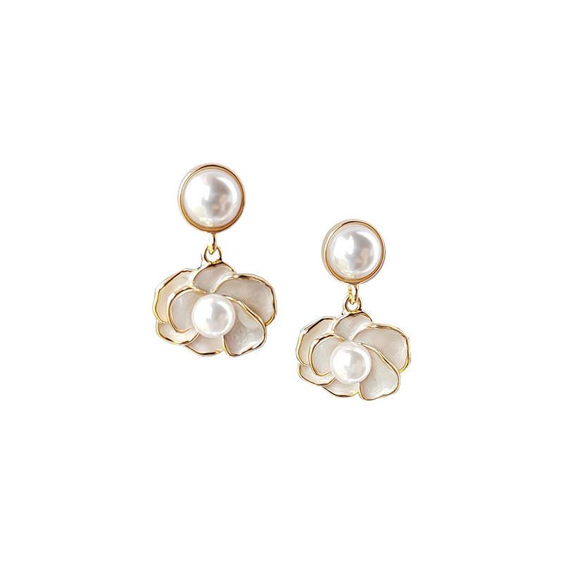 

Pinkdudu Vintage Zinc Alloy Stud Earrings White Floral Cute Plastics Gold Plated Elegant Earrings PD2225 M белый