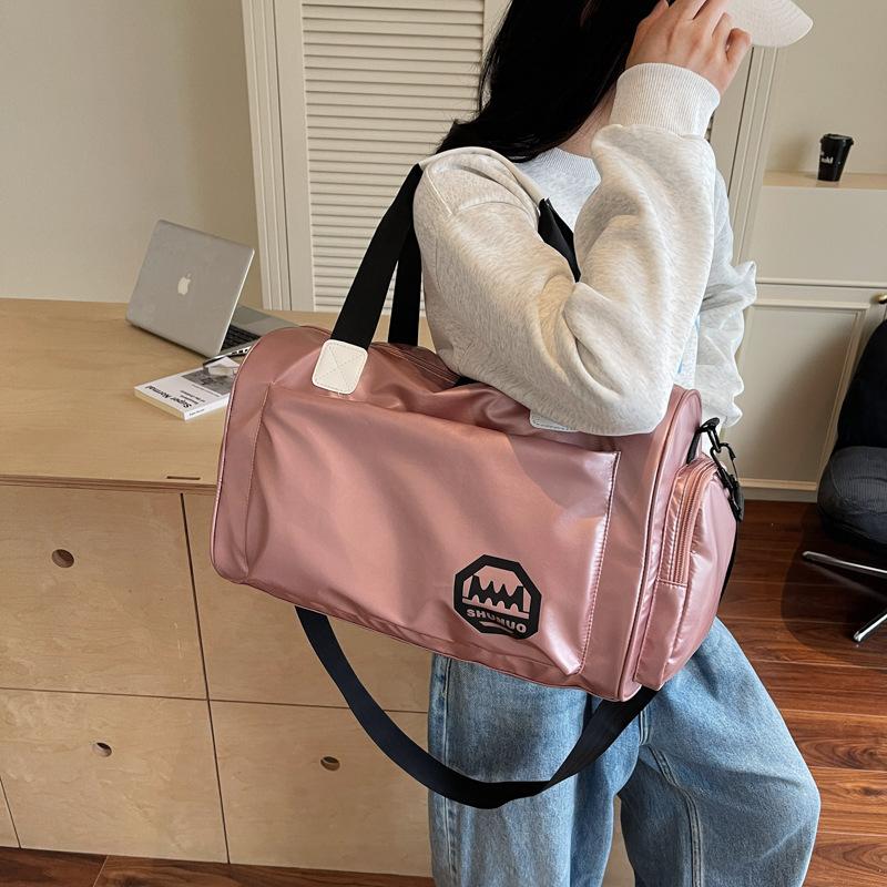 Large-capacity travel bag, portable pearlescent sports bag, short-distance high-value business trip, light messenger fitness bag, women