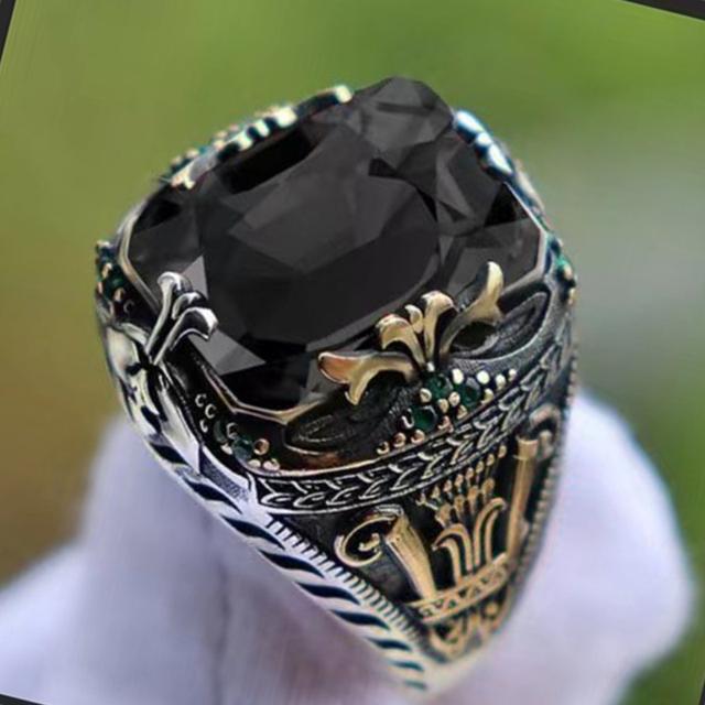 Inlaid Emerald Men's Luxury Ring Personality Retro Domineering Gem Sapphire Ring To Attend The Banquet Party Business Jewelry