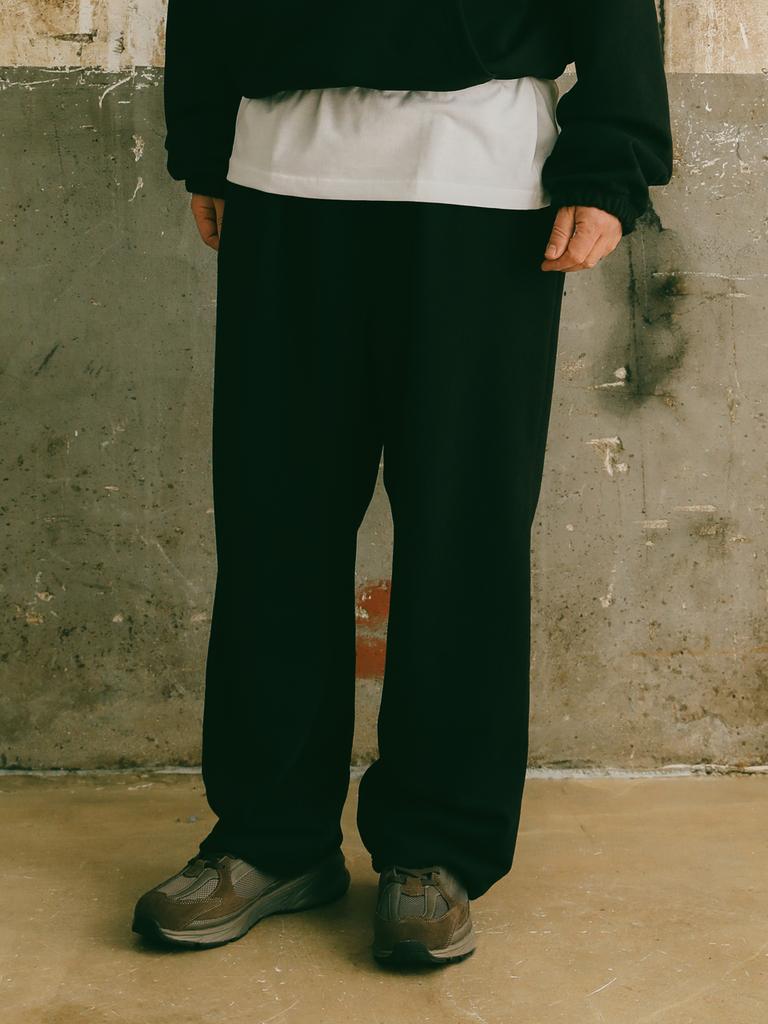 ESN Double-Pleat Wide Sweatpants Black