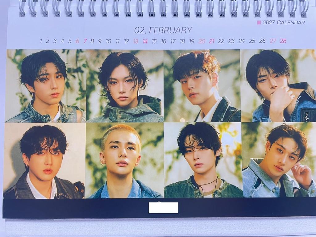 SKZ Merchandise: 2026-2027 Two-Year Desk Calendar (SKZ) [Parallel Import]