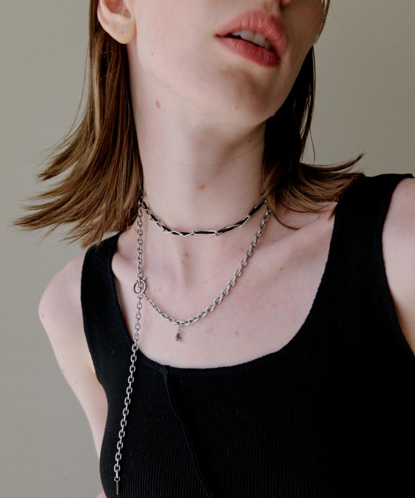 Rise More Twist Choker
