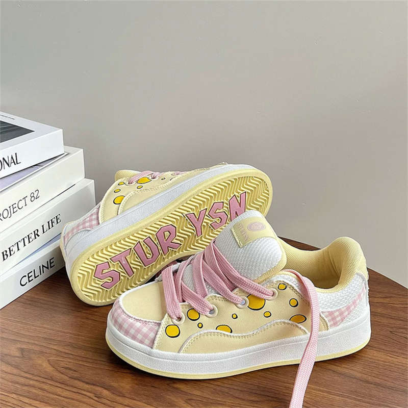 Hong Kong Style Niche Cute Bubble Month Blue Bread Shoes Women's 2025 Autumn New Versatile Sports and Leisure Board Shoes