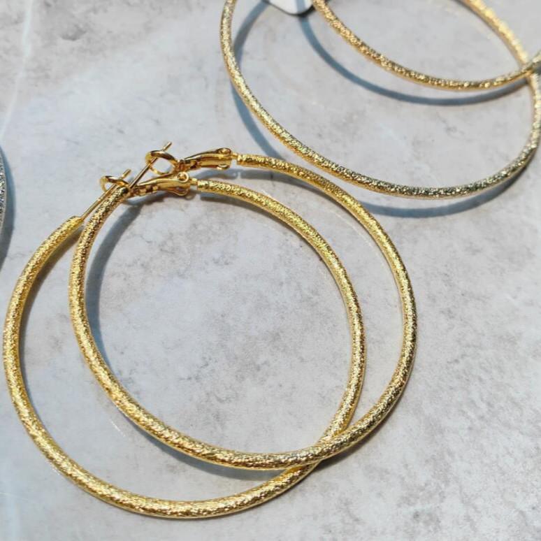 Autumn-Winter Personalized Elegant Hoop Earrings - Simple, Stylish, Light Luxury, High-End Fashion for Women