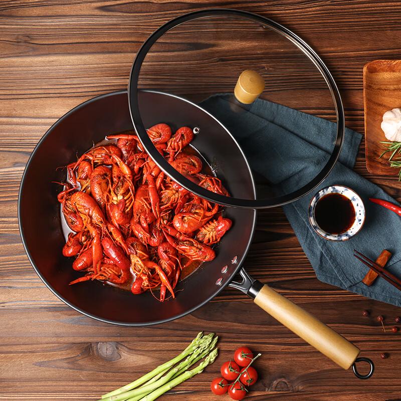 World Kitchen Fine Iron Dragon Scale Wok