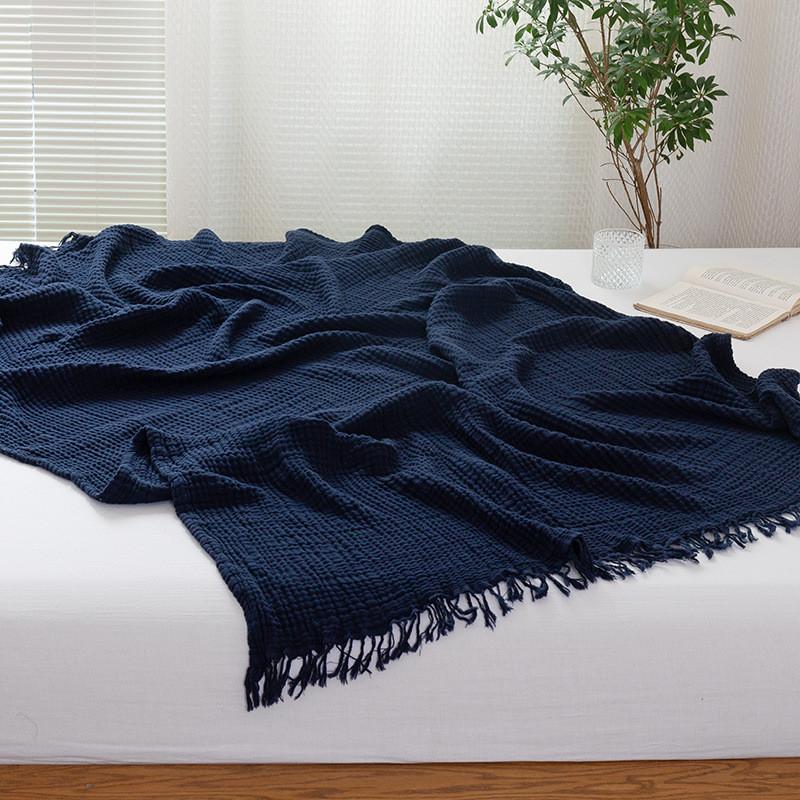 

1 шт., хлопково-марлевое одеяло, четыре слоя пряжи, одеяло с кисточками, одеяло для отдыха на диване, хлопковое одеяло с одинарным и двойным ворсом, принадлежности для украшения спальни 127*152cm/50*59.84in темно-синий