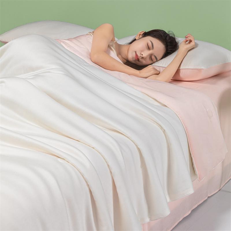 Summer Cooling Quilt Bedspread on the bed Air Conditioning Breathable Comforter Luxury Cold Touch Fabric Lightweight Blanket