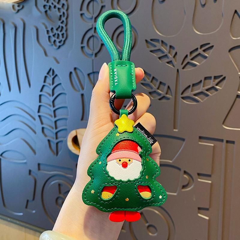 

Christmas Keychain Creative Leather Santa Or Deer Charm For Bag Car Keys Cute Cartoon Exquisite Festive Accessory Holiday Gift
