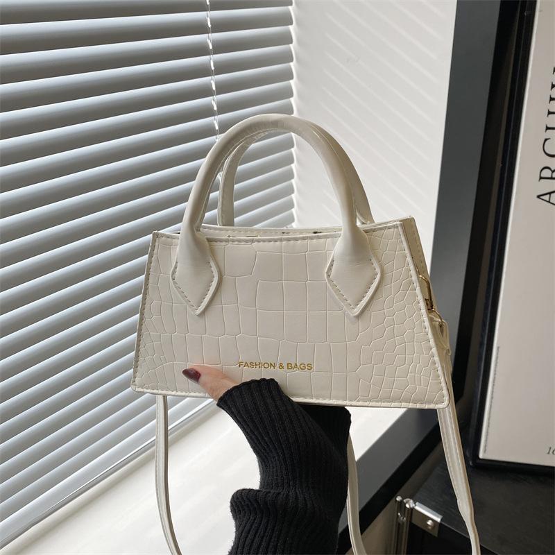 

Retro versatile large-capacity texture simple and fashionable summer new popular portable shoulder messenger bag белый