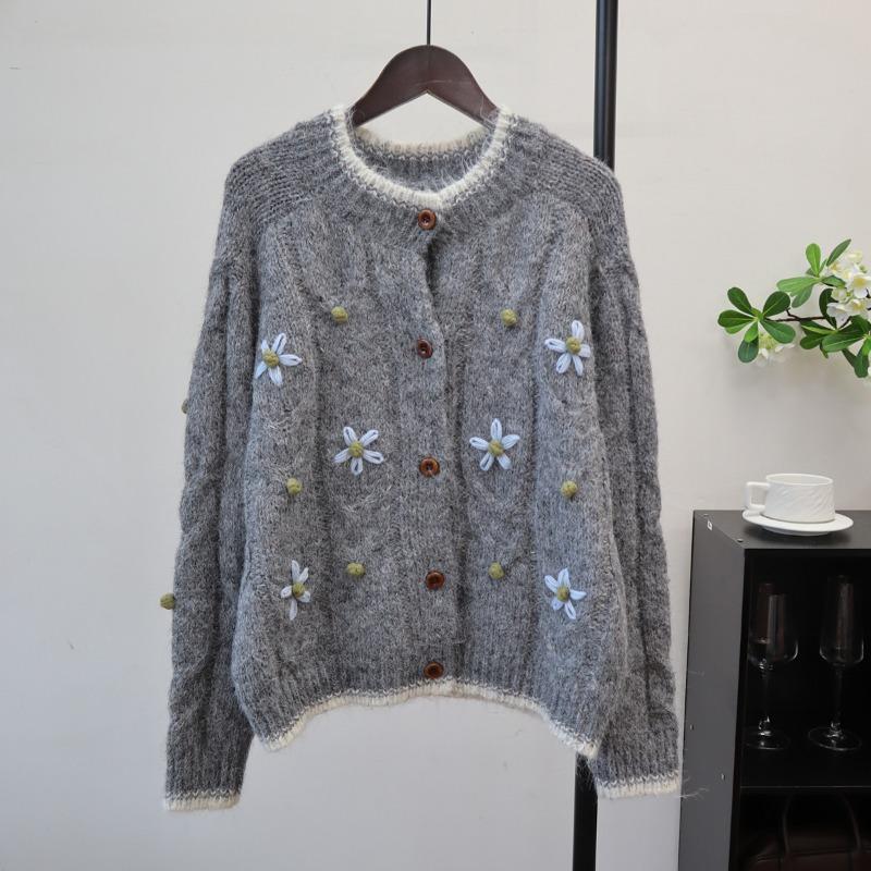 Autumn and winter new loose lazy wind knitted cardigan embroidery design gentle wind sweater jacket women