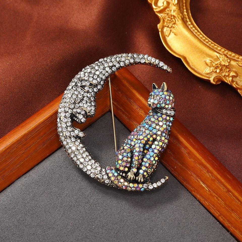 European & American Retro Kitten Rhinestone Brooch with Exquisite Inlaid Diamonds