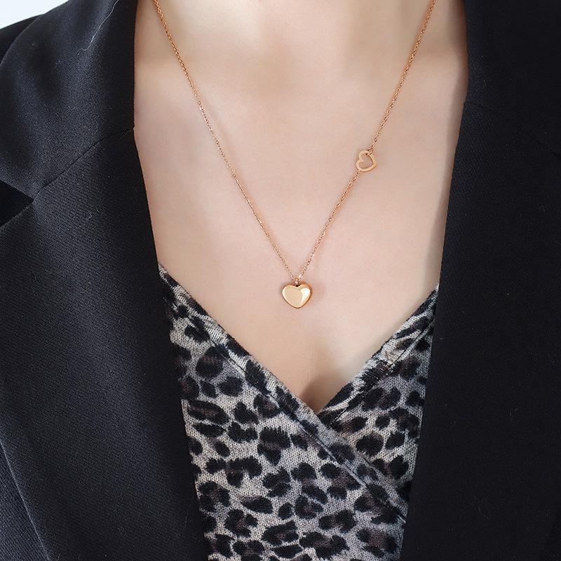 Blogger's Double Peach Heart Necklace: 18K Gold-Plated Titanium Steel Clavicle Chain P221