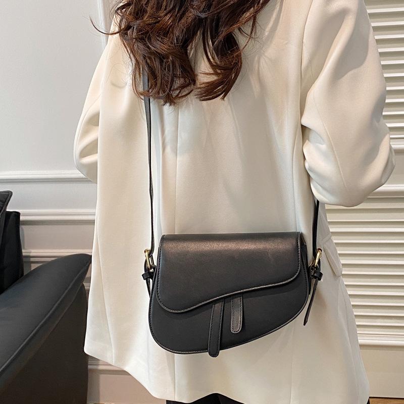 Fashionable Vintage Saddle Bag, Niche Saddle Bag, Fashionable Commuter Single Shoulder Crossbody Bag