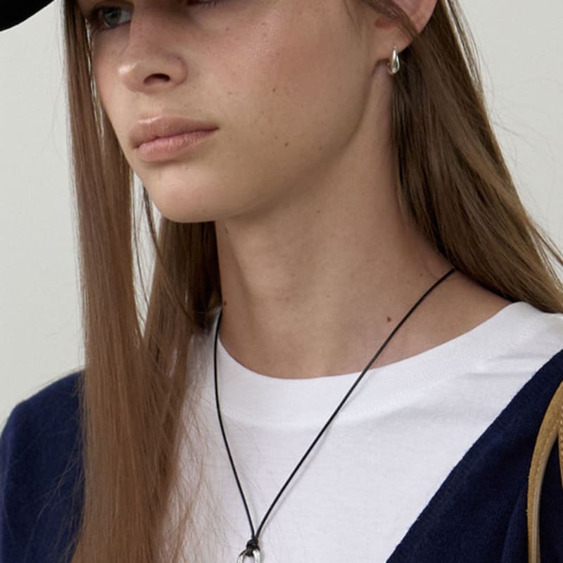 LIEBE MICH MONSTER Kubische Gliederkette mit langem Riemen (L253MNK070)