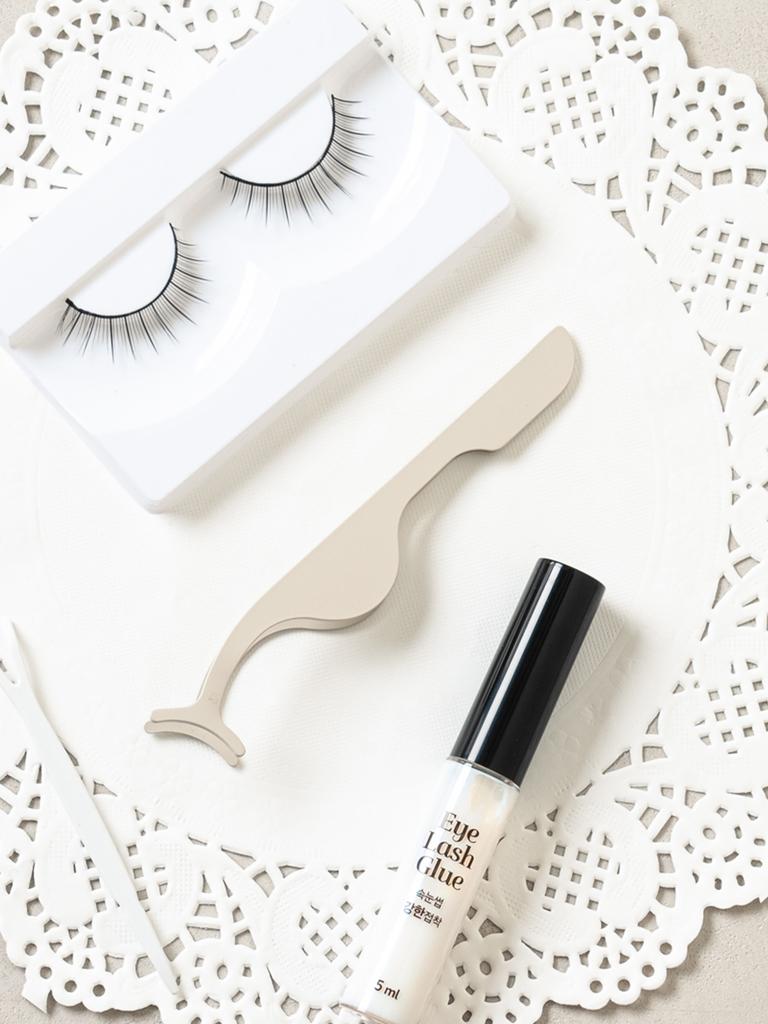 Pinça Aplicadora de Cílios com Ponta Larga