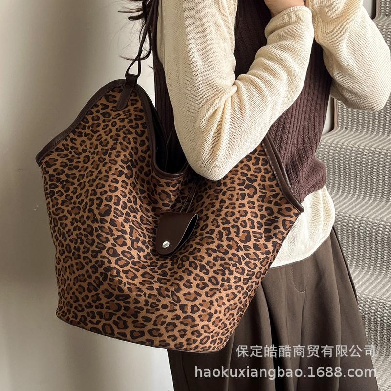 Leopard Print Bag Women's Large-capacity 2025 New Autumn and Winter Versatile Shoulder Shopping Bag Texture Student Class Tote Bag