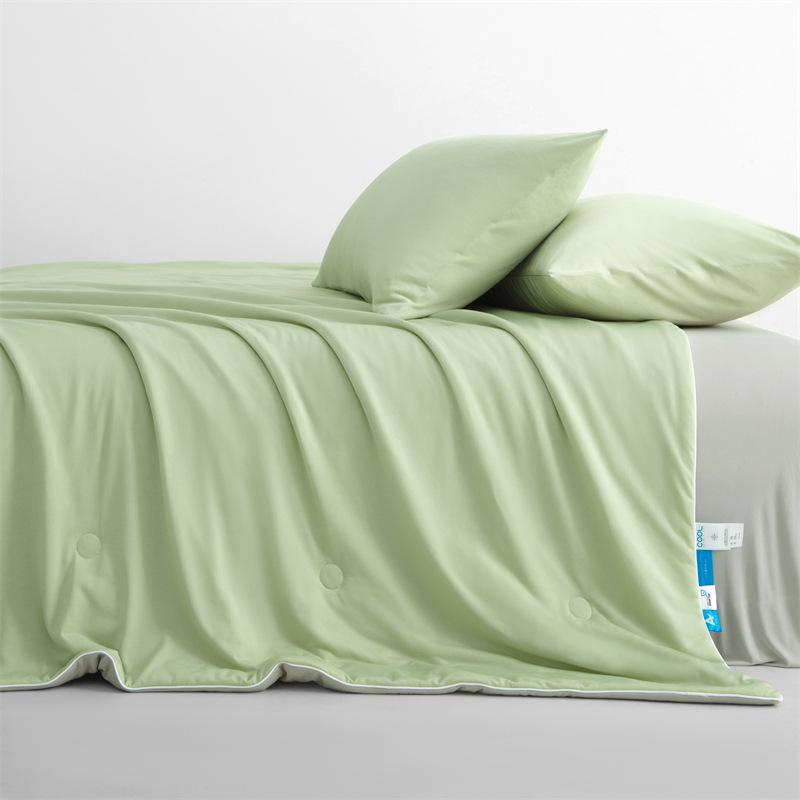 Summer Ice Silk Quilt: Cool & Washable for Mother and Baby