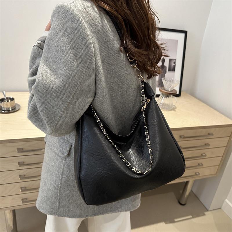 Minimalist Pu Tote Bag For Women With Large Capacity And Chain Accents For Daily Use