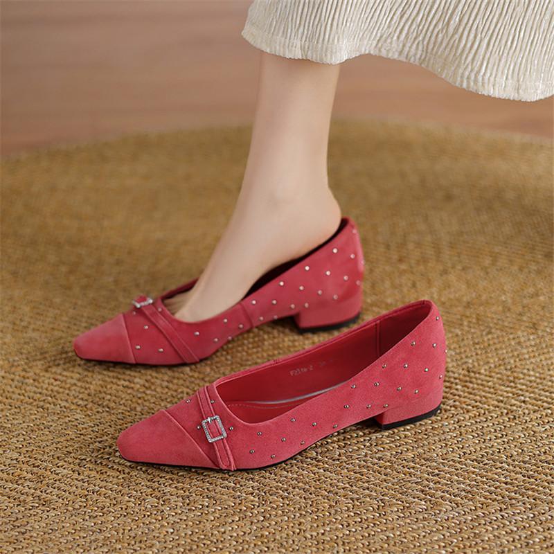 Mode Neue Frühling/Sommer Schafveloursleder Damen Pumps Schuhe für Damen Mode Nieten Eckige Zehen Loafers Schuhe Damen Niedrige Absätze Damenschuhe