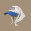 Cappello estivo con protezione solare, cinturino regolabile e motivo ricamato per attività all'aperto