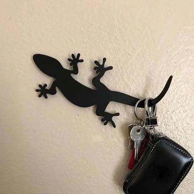 Functional and Decorative Black Gecko Wall Hook for Hanging Keys and Small Accessories