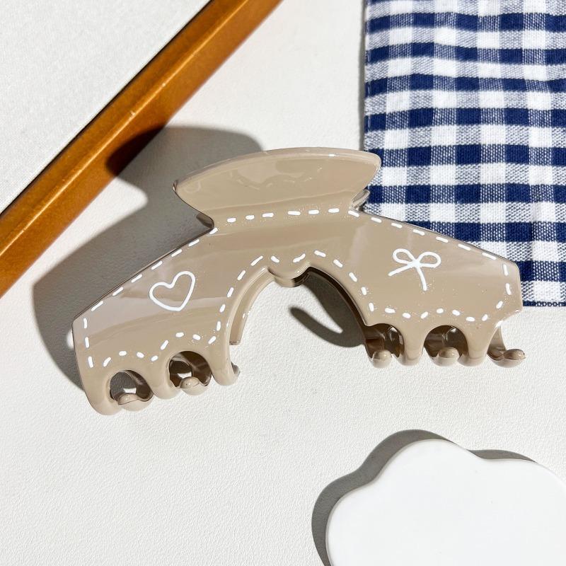 High-end Cream-colored Hair Clips Women's Heart Graffiti Wavy Gripper Elegant Updo Shark Gripper