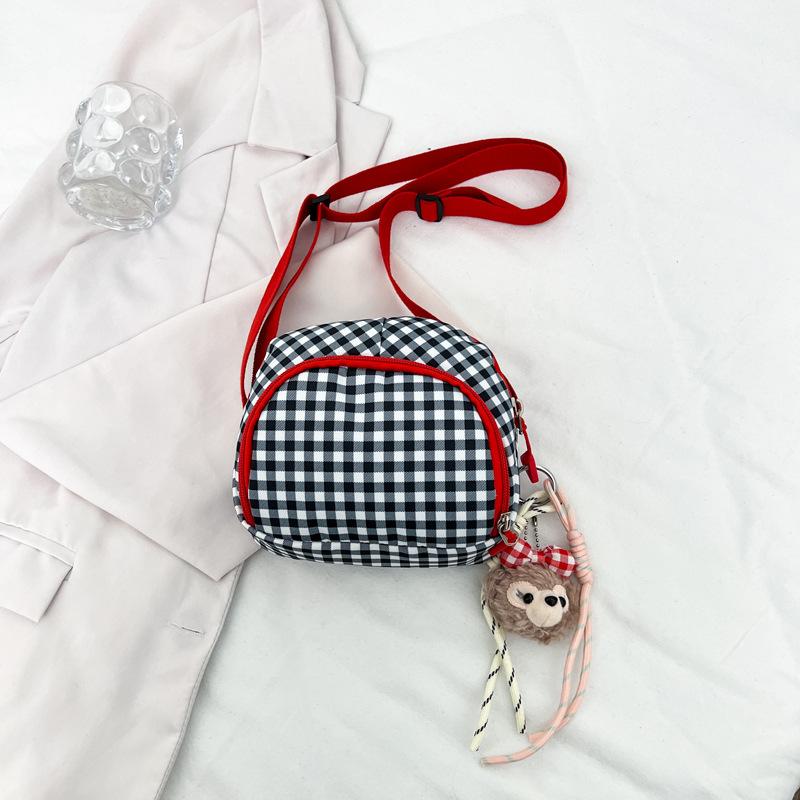 

Сумка Женская Весна Новая Мода Простая Личность Сумка на Плечо Сумка Кроссбоди Повседневная и Легкая Маленькая Квадратная Сумка No pendant чёрный