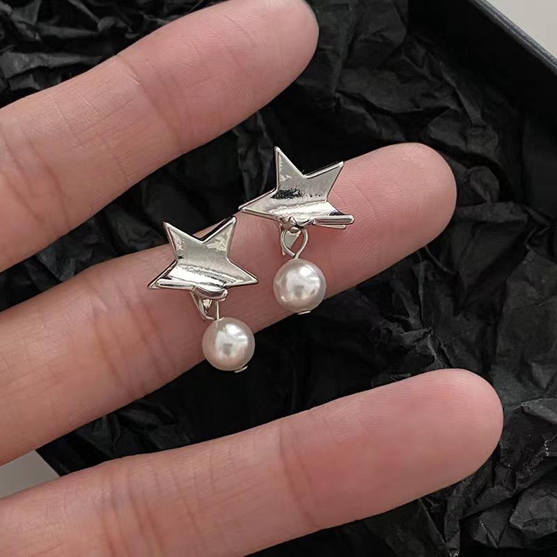 

Temperament Simple Star Pearl Pendant Earrings Women S Niche Versatile High-End Cold Wind Design Earrings