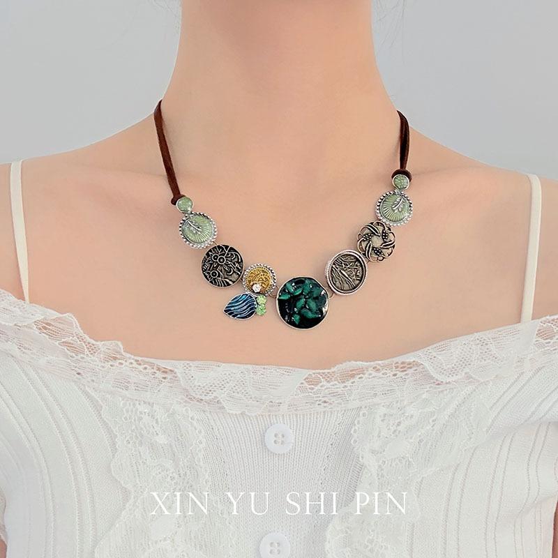 Colar Medieval Vintage Vento Borboleta Verde Gêmea Feminino Boêmio Vintage Corrente Clavicular Novos Acessórios Chineses