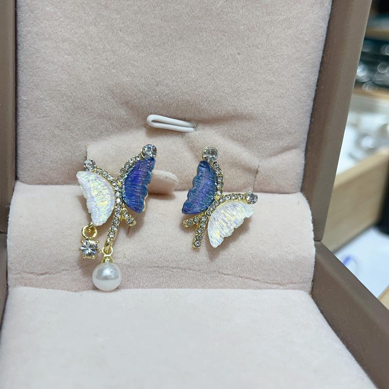Fashion Asymmetric Butterfly Earrings for Women Cute Sweet Rhinestone Pearl Pendant Earrings Lady Party Jewelry Gift