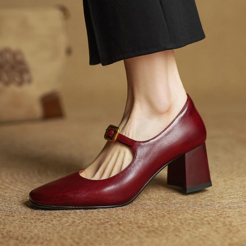 Casual Fashion Single Shoes Women's New Comfortable Large Size Small Leather Shoes Square Head High Heel Beef Tendon Soft Sole Low Top Thick Heel Le