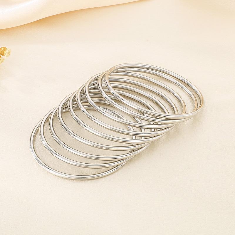 Europäischer & Amerikanischer Stil Stapelbare 3mm Edelstahl 304 Schlichte Drahtarmreifen - Mehrfarbig, Nahtlos, Einteiliges Design.