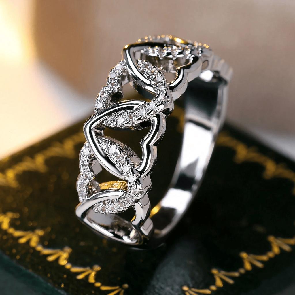 Fashionable Exquisite Hollow Heart Ring For Women Elegant Openwork Design Band Jewelry Gift