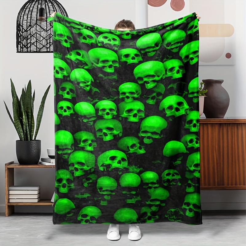 Vintage Skull Pattern Flannel Throw Blanket, Reversible All-Season Quilted Knitted Digital Print Horror Theme Multipurpose Blanket for Halloween and D