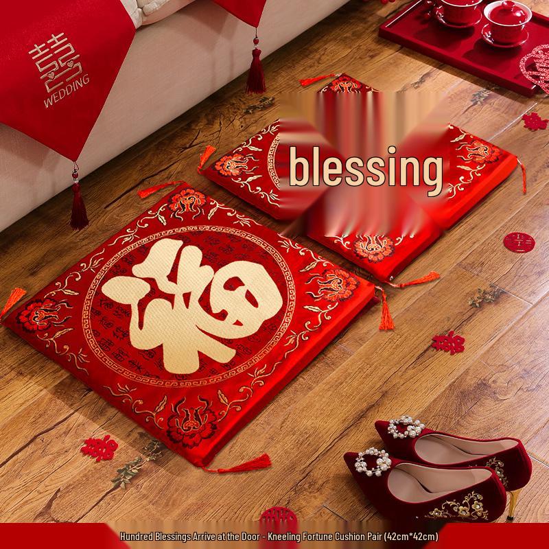 Red Wedding Kneeling Cushions for Newlyweds: Perfect for Blessings, Tea Ceremony, and Traditional Kowtow Rituals.