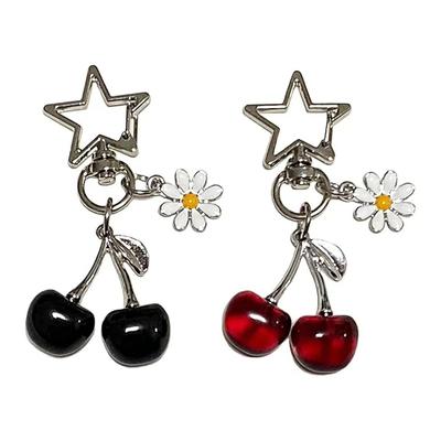 Porte-clés Vintage Mignon Cerise Marguerite Able Créatif Fruit Cerise Porte-clés Exquis Décoration Suspendue de Sac Accessoires Cadeaux