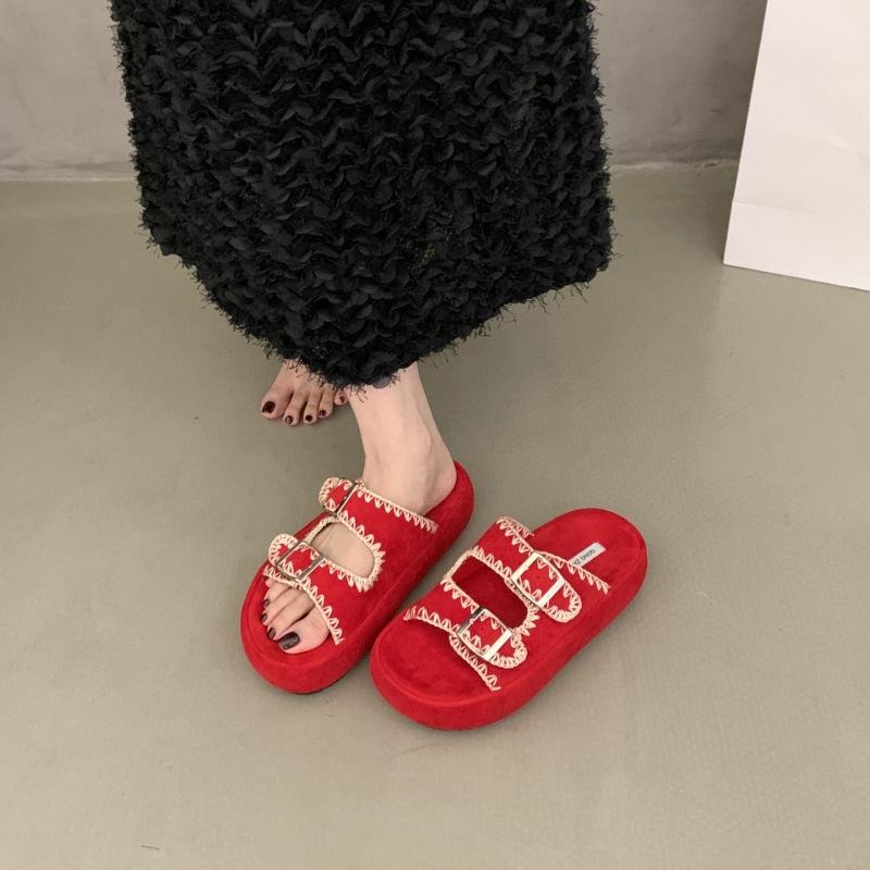 Summer Belt Buckle Fashion Flat-bottomed One-word Shoes Women 2025 New Outer Wear Fairy Wind Soft-soled Seaside Cool Slippers