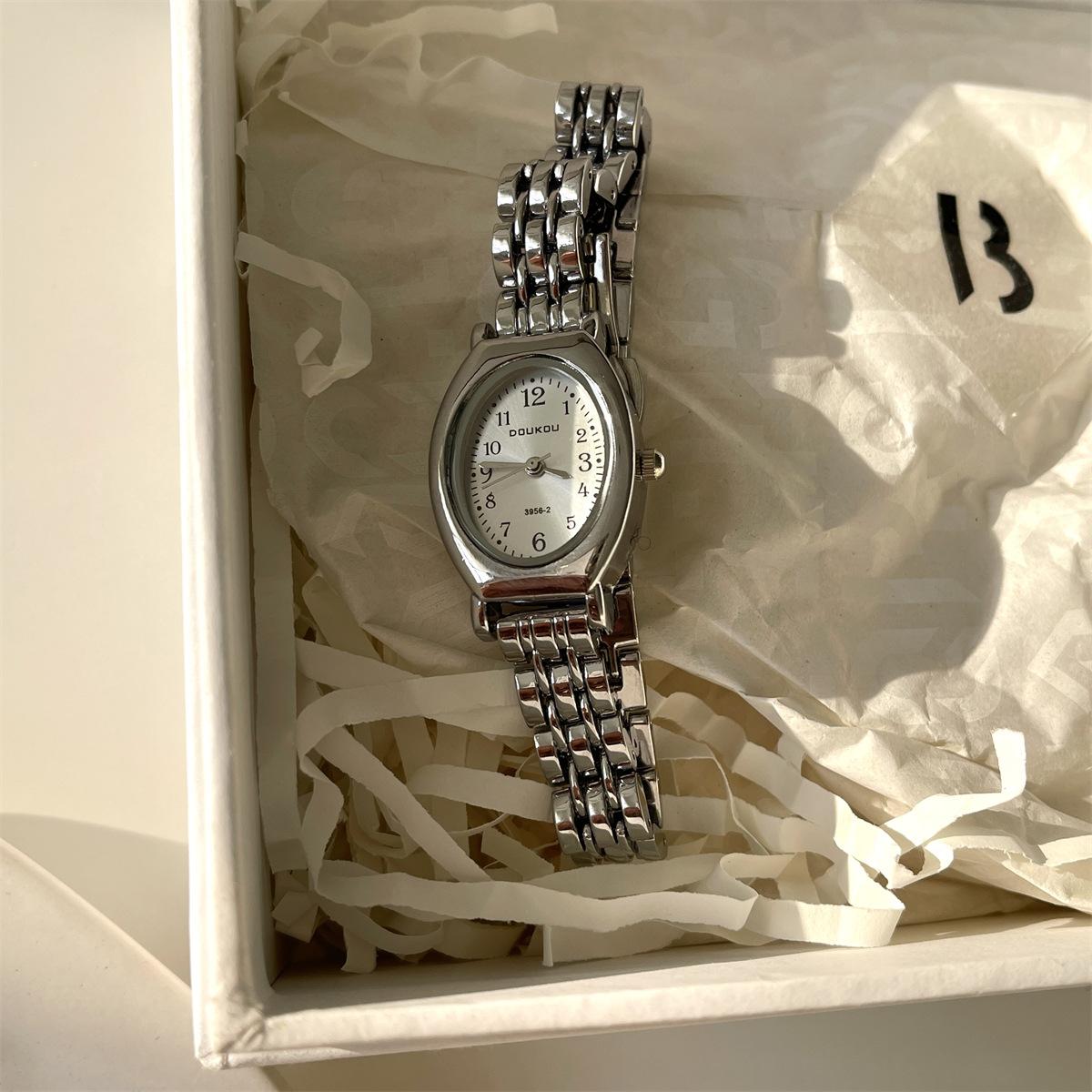 Doukou Steel Belt Watch Women S Middle School Antique Oval Niche Exquisite Quartz Women S Watch Supply Table