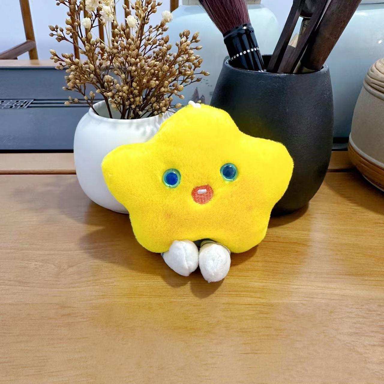 Adorable Kawaii Star Plush Keychain with Teeth - Cute Bag Accessory & Claw Machine Prize 12cm