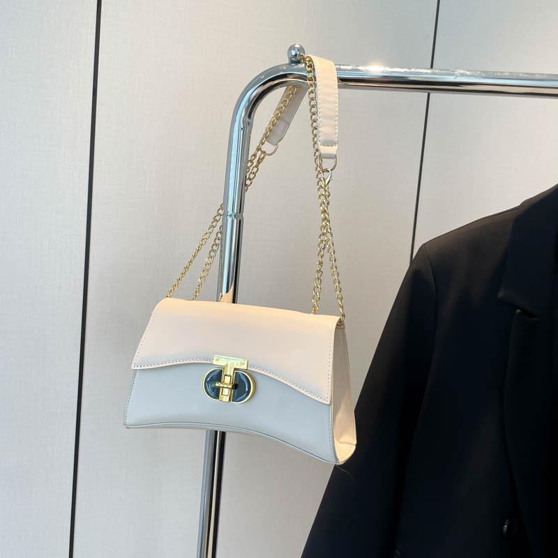 

Beautiful simple texture chain small bag women s 2025 autumn foreign style design small square bag fashionable oblique shoulder bag белый