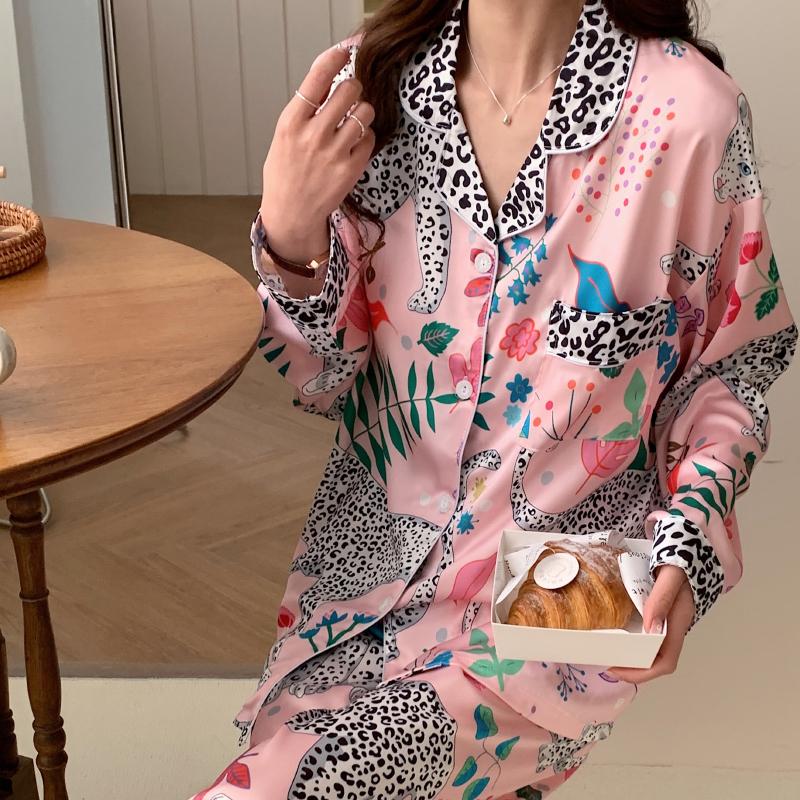 Spotted Leopard Print Pajama Set for Women Idyllic Style Long Sleeve Pant Female Lounge Autumn Winter Cartoon Sleepwear