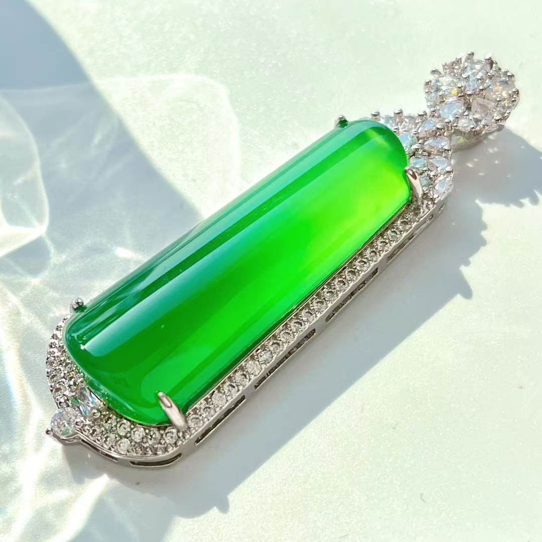 

Processing Craft: Handmade Style Category: Literary Retro Product Category: Necklace Material: Chalcedony Modeling: Geometric Style: Maillard Style