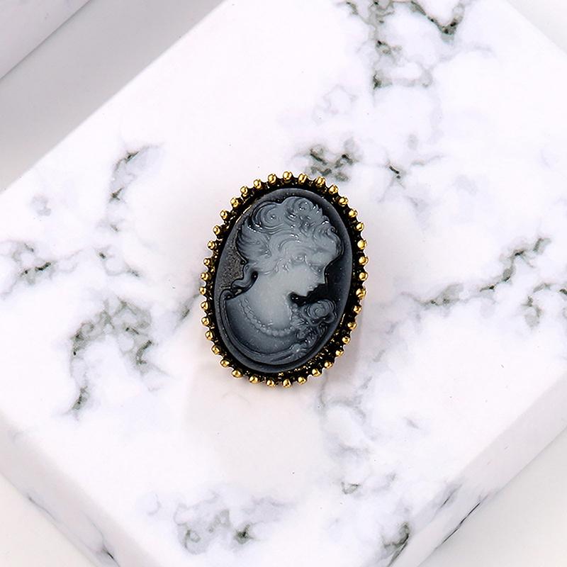 Broche Vintage Camée Argentée - Buste De Femme En Résine Bleue - État Impeccable
