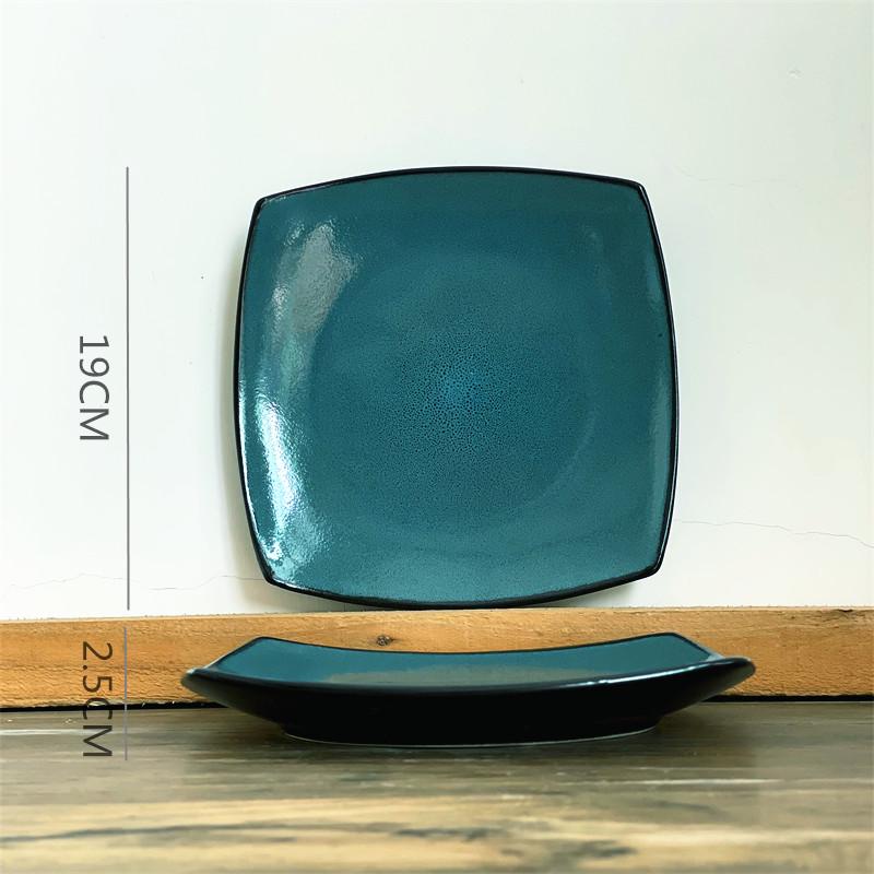 Piatti in Ceramica Raffinatamente Lavorati: Design Decorativi, Bassi, Profondi e da Insalata con Piccoli Difetti