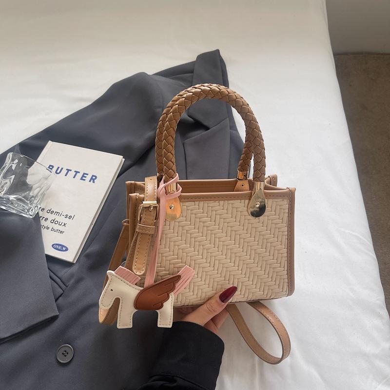 Niche handbag bag women's new popular fashion versatile messenger bag high-end single shoulder tote bag
