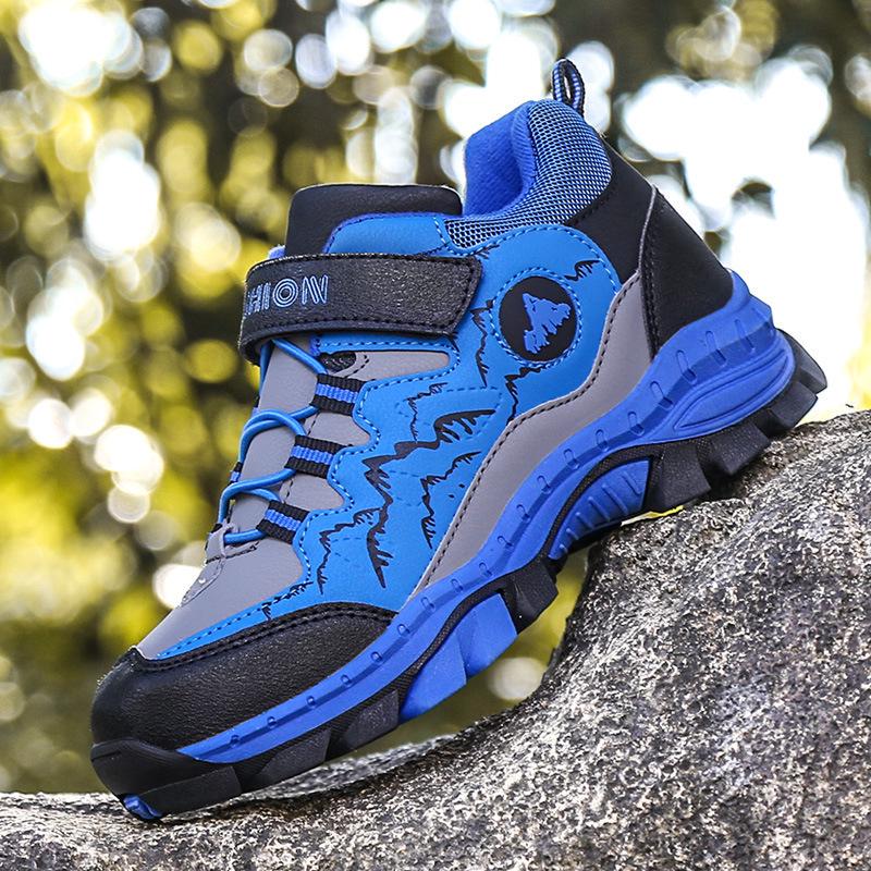 Plus-Size Kids' Sports Shoes: Hiking, Travel, High-Top Warm Cotton Shoes, Snow Boots with Steel Claws for Autumn and Winter.