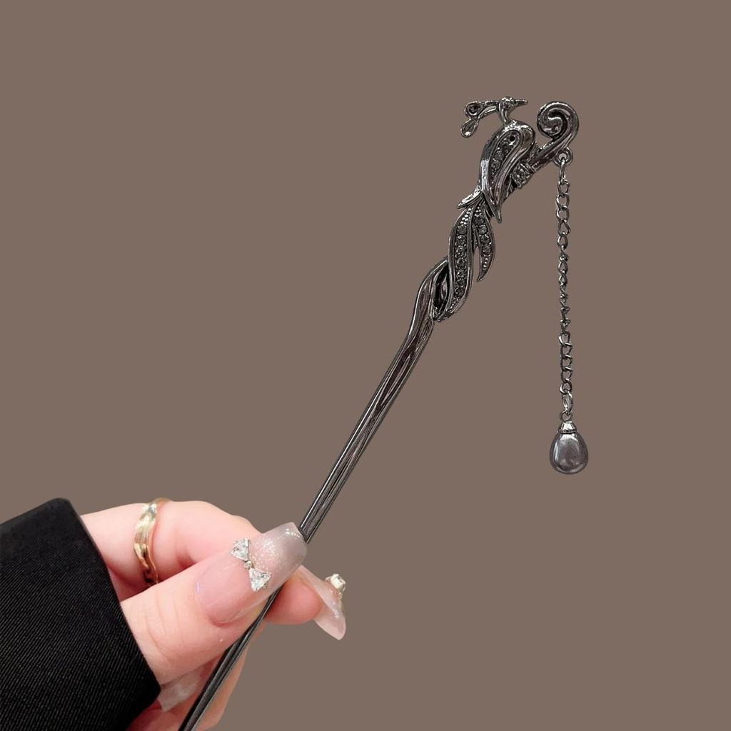 Épingle à cheveux minimaliste moderne enveloppée de pampilles de paon noir